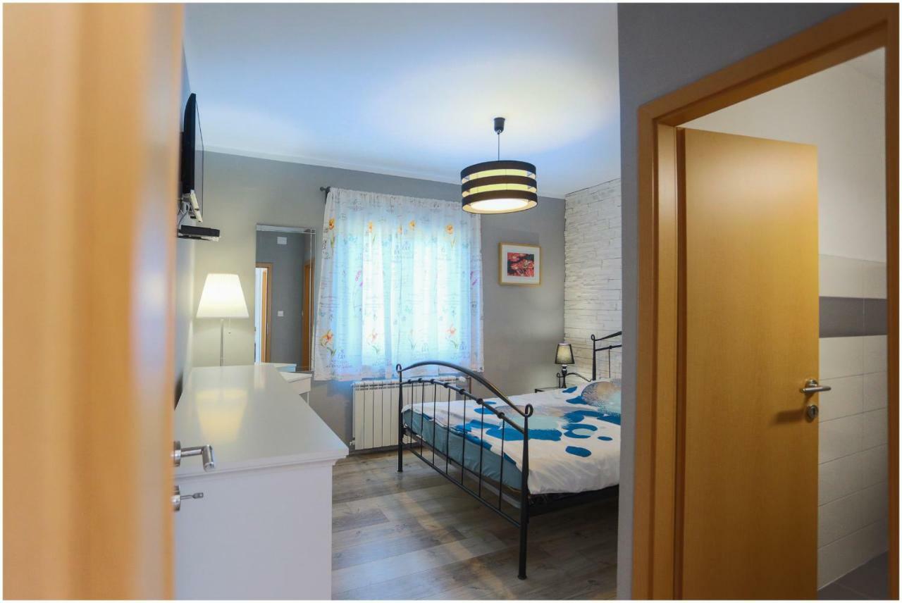 Hotel House Mellifera Razvode Esterno foto
